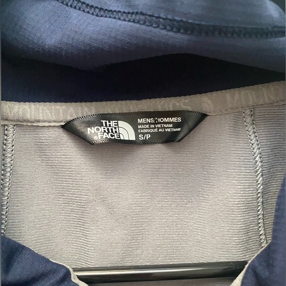 The North Face Windbreaker (Men’s Small) - Picture 3 of 4